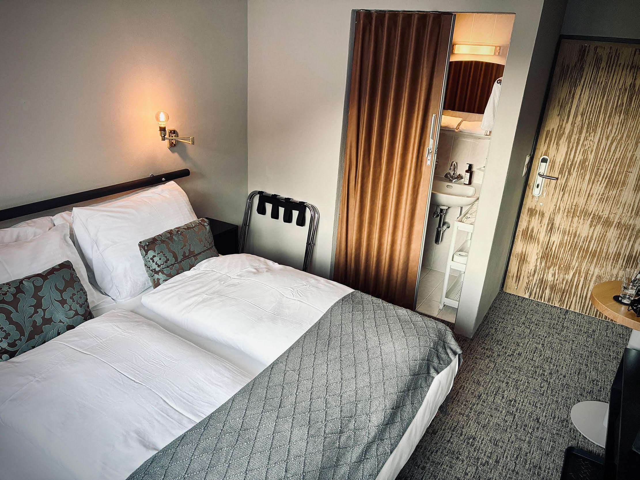 Warm room at Arlberg Motel