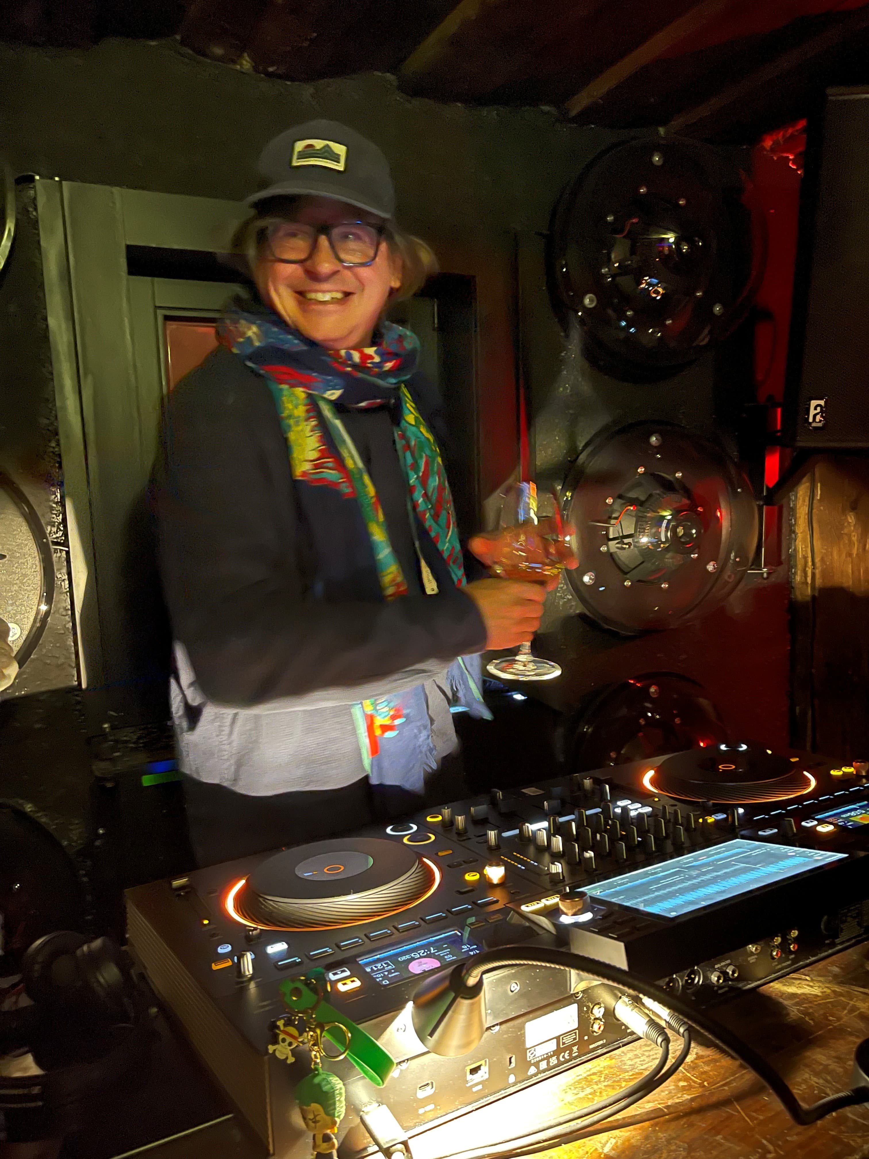 Free Entry to Mondschein Club Every Friday